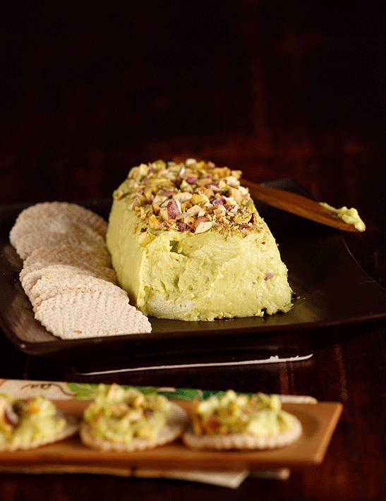 Mousse de aguacate con pistachos